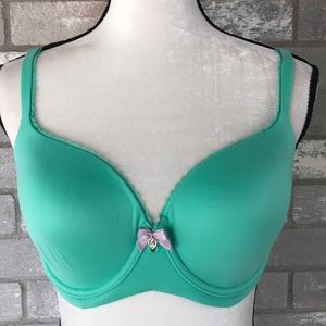 Victoria’s Secret green lined Demi bra size 32DDD